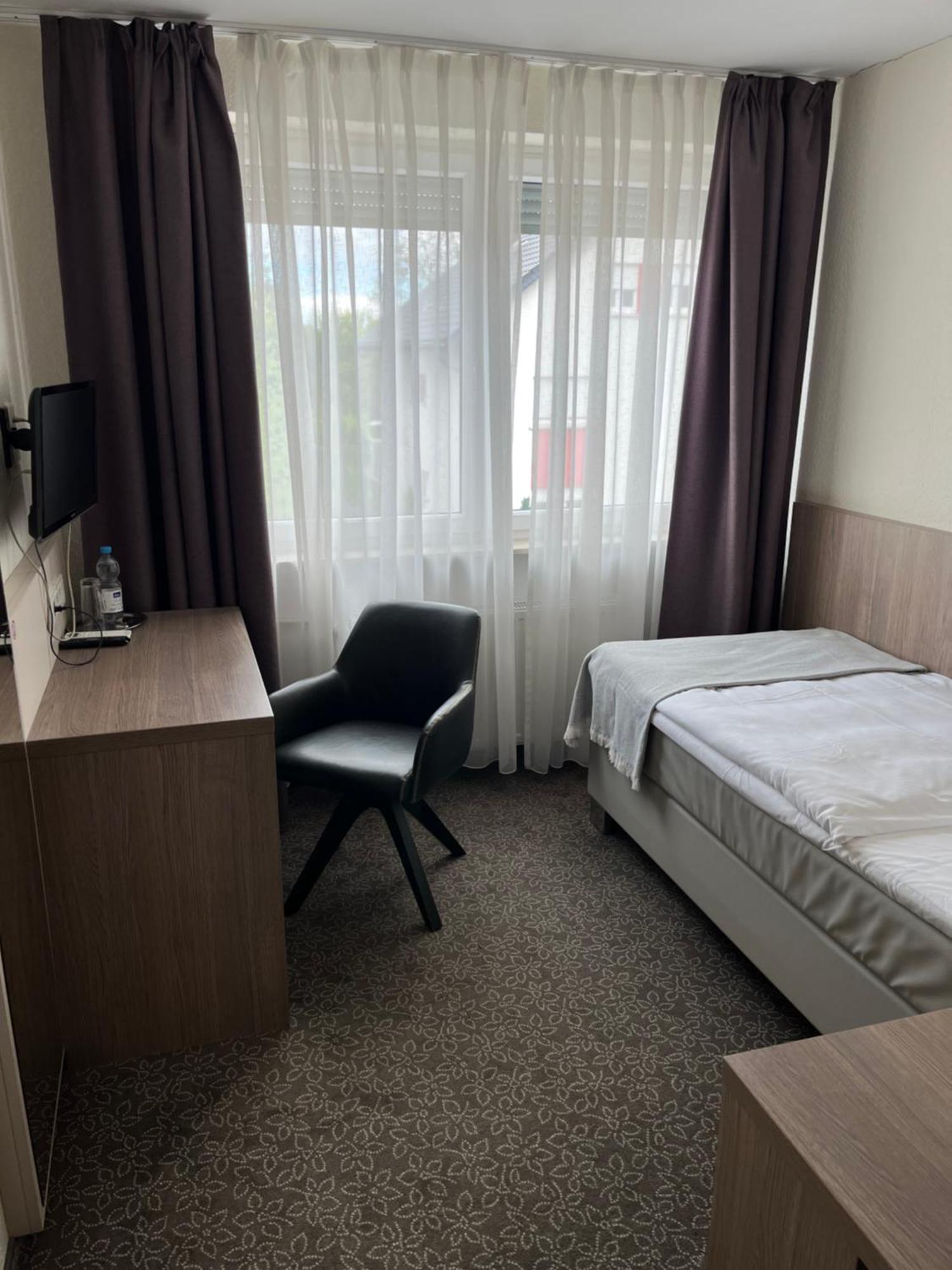 Hotel Zum Ritter Зеліґенштадт Екстер'єр фото