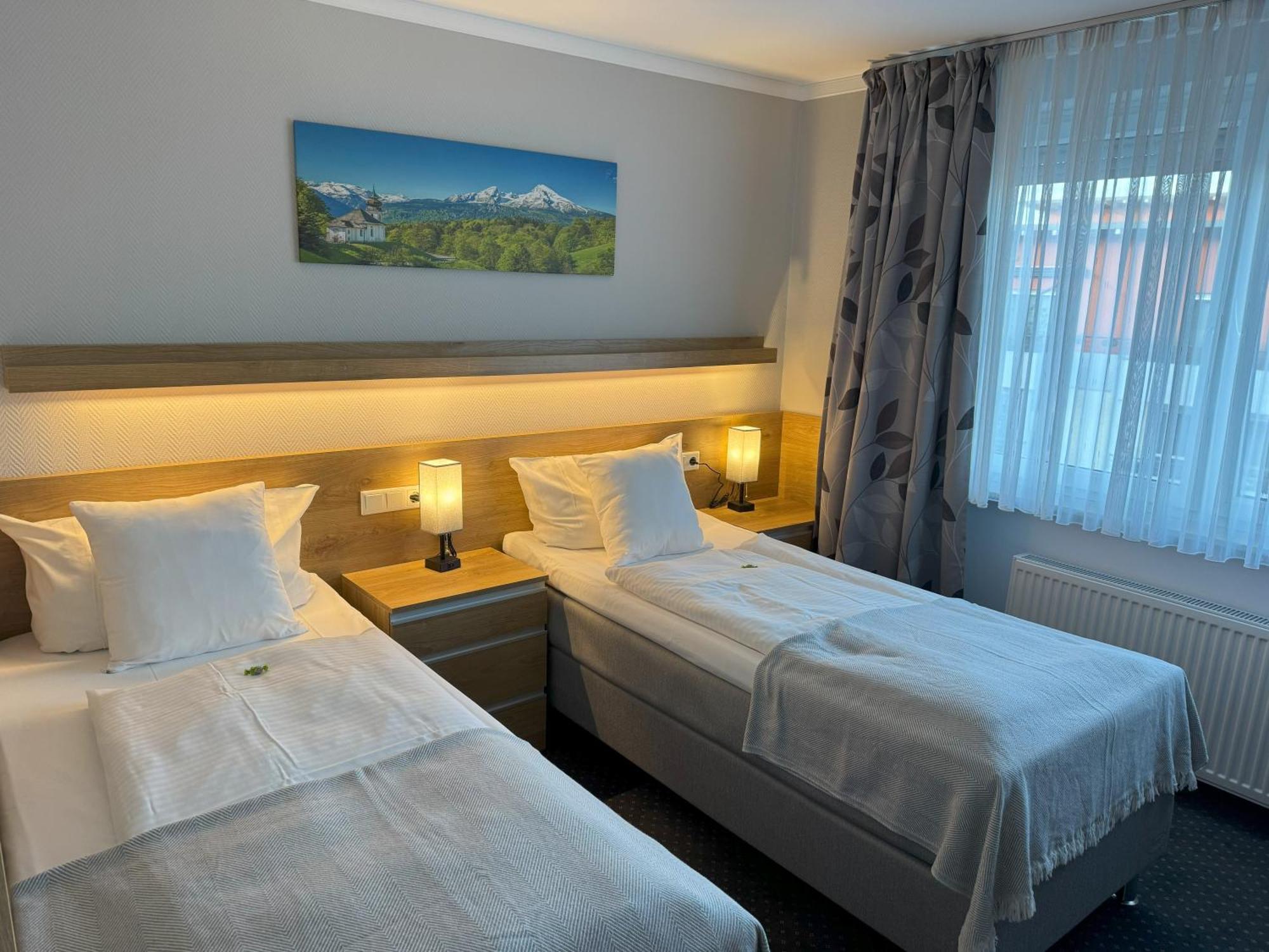 Hotel Zum Ritter Зеліґенштадт Екстер'єр фото