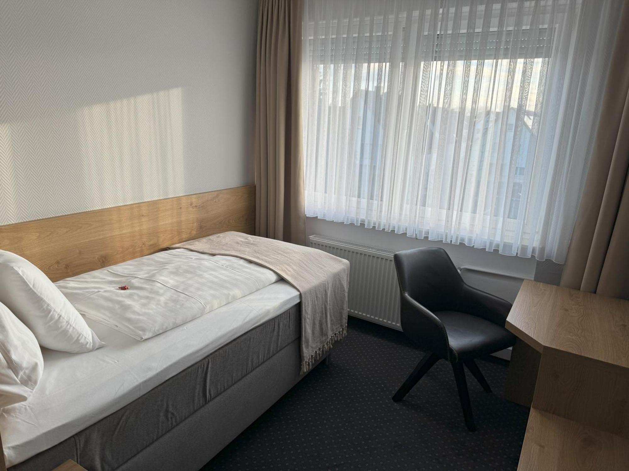 Hotel Zum Ritter Зеліґенштадт Екстер'єр фото