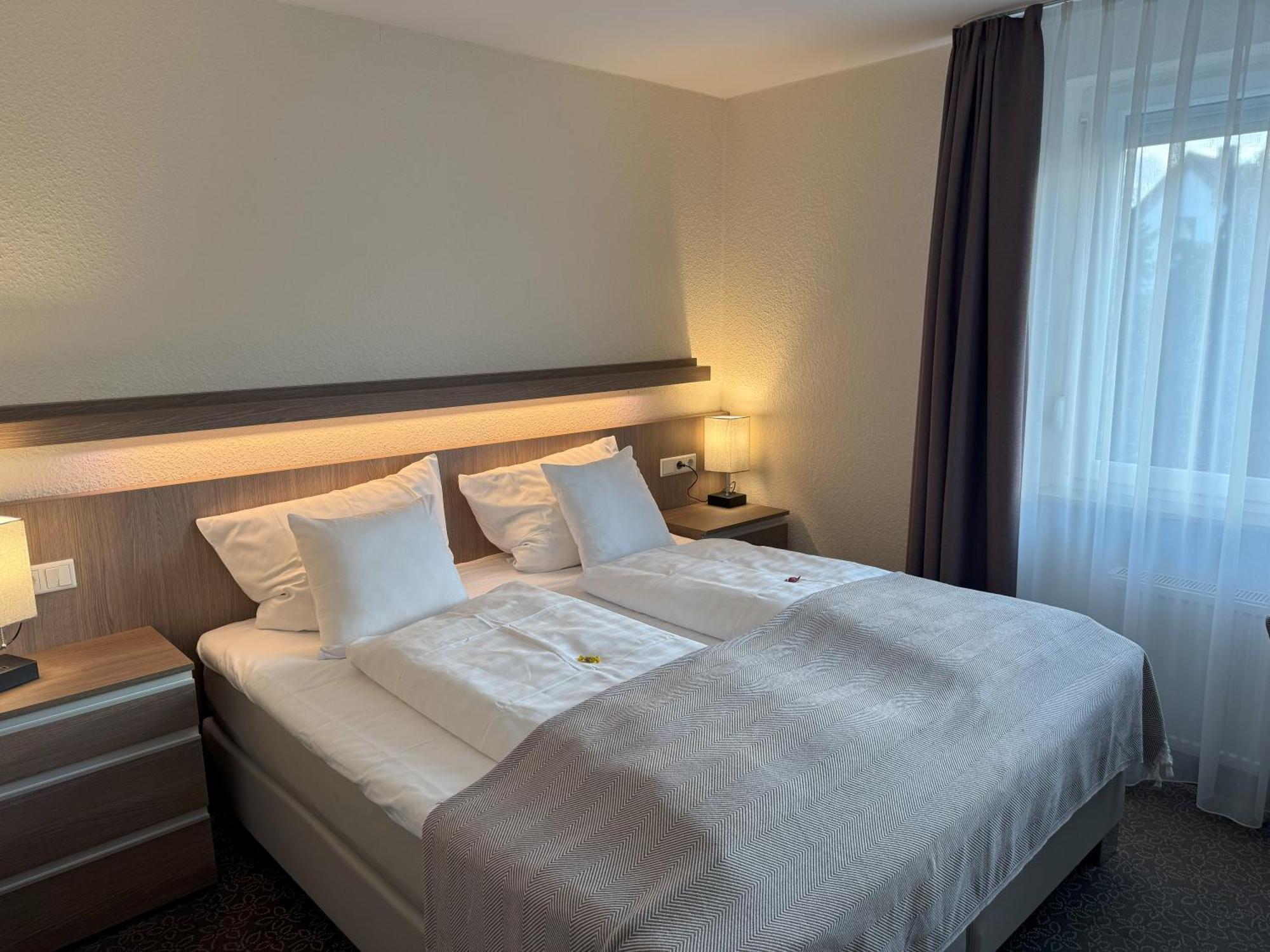 Hotel Zum Ritter Зеліґенштадт Екстер'єр фото